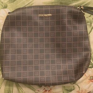 Steve Madden Accessory Makeup bag